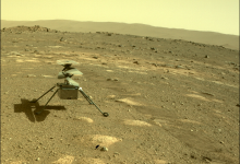Фото - К марсианскому вертолёту Ingenuity в ходе последнего полёта прицепился неизвестный предмет