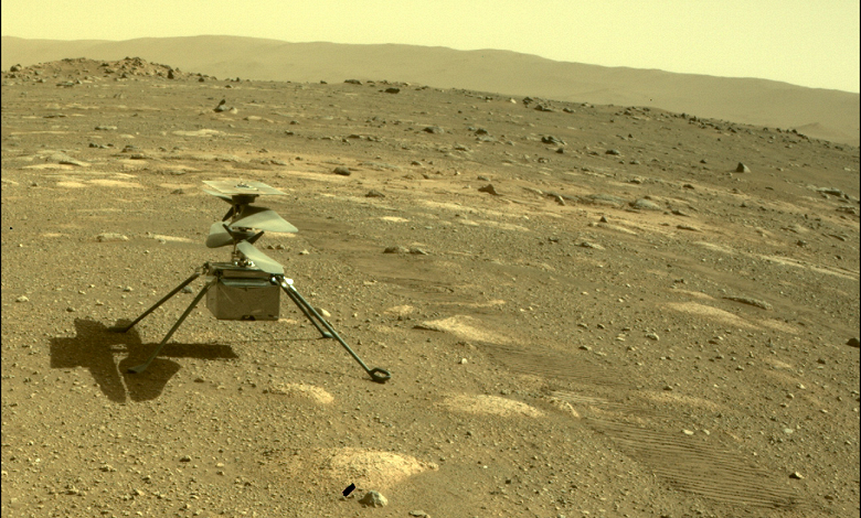 Фото - К марсианскому вертолёту Ingenuity в ходе последнего полёта прицепился неизвестный предмет