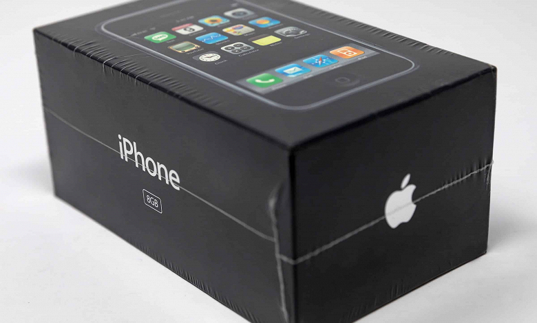 Фото - Нераспечатанный iPhone хотят продать за $30 000, но пока за него дают гораздо меньше