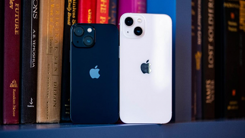 Фото - Последний из «малышей» Apple: iPhone 13 mini рекордно подешевел в России