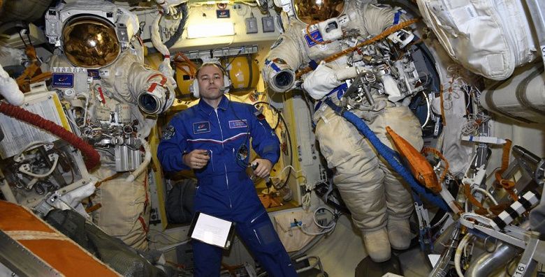 Фото - Российские космонавты не выйдут в космос из-за проблем со скафандром