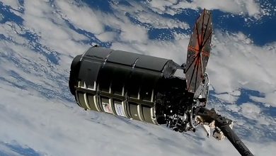 Фото - Всё обошлось: несмотря на проблему с солнечной панелью, Cygnus захвачен рукой-манипулятором МКС